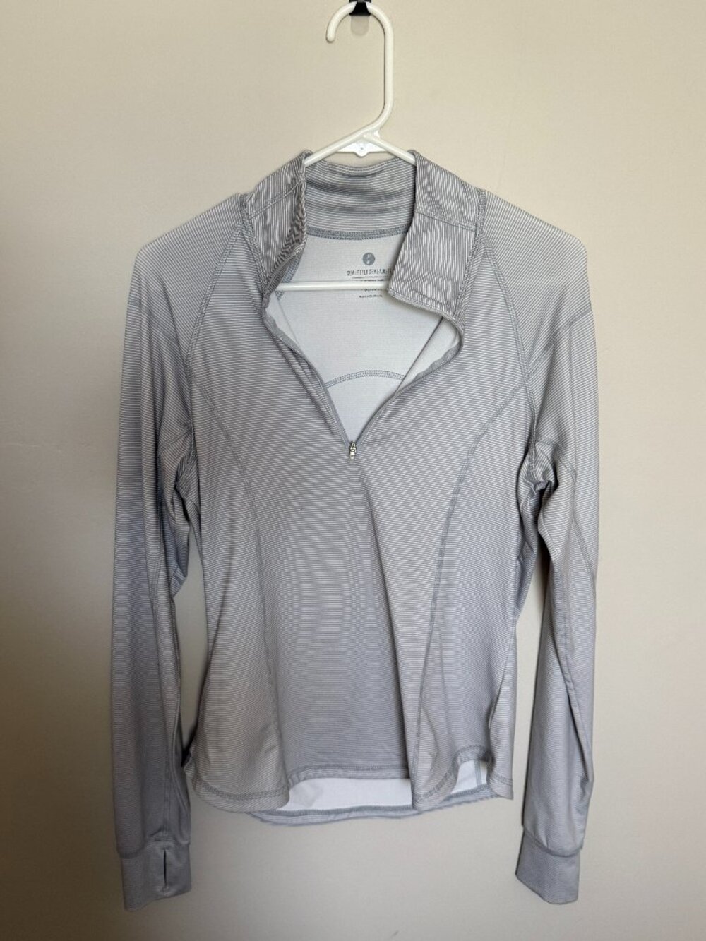 Old Navy Active Semi Fitted Athletic Pullover Size Medium